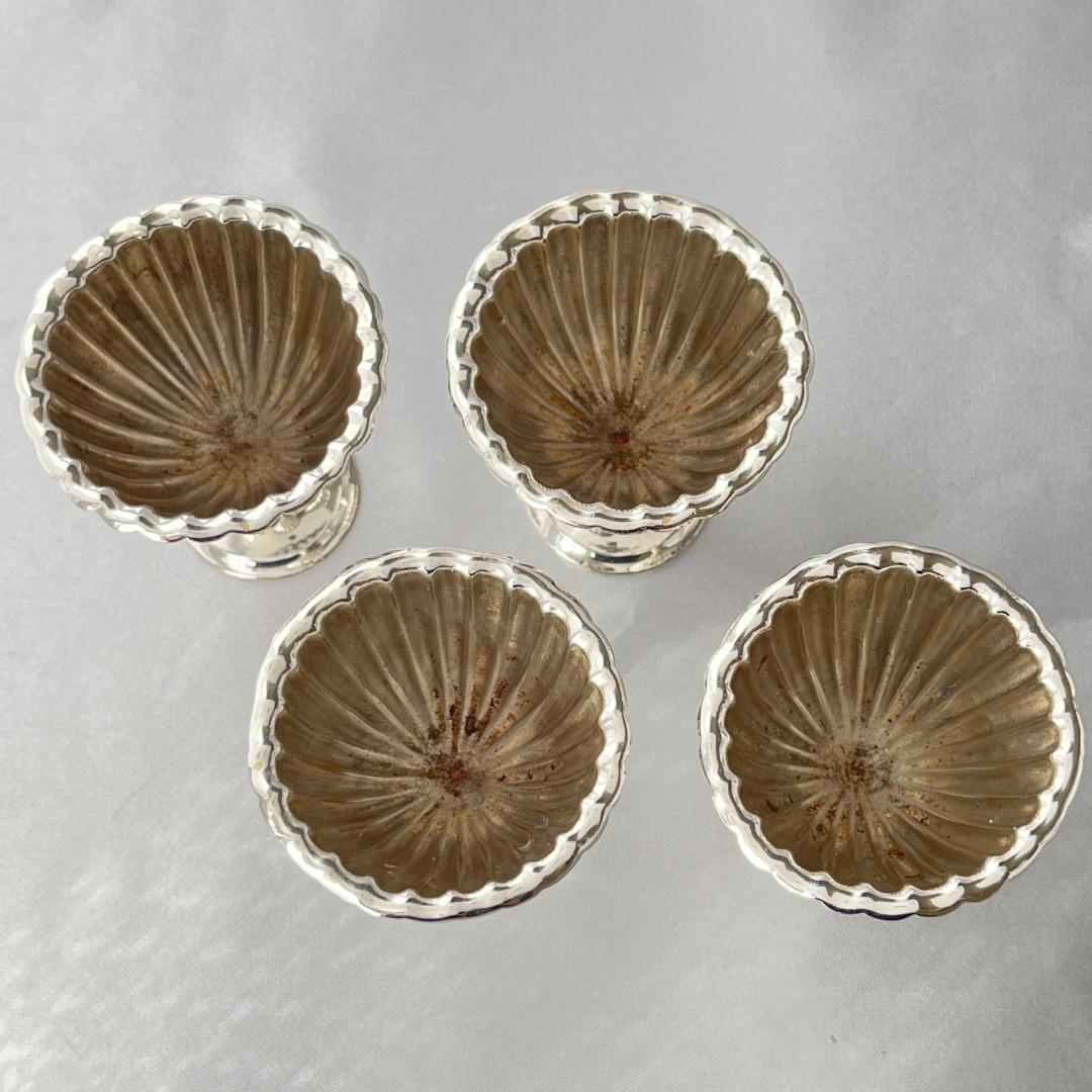 【John Gilbert & Sons】 エッグセット エッグカップ