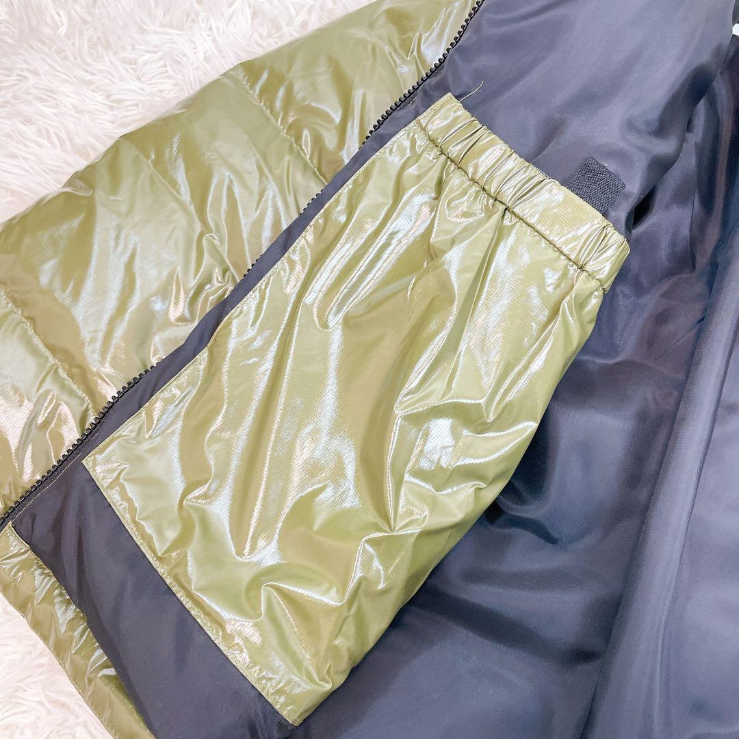新品✨タグ付き アディダス 光沢エナメル調ダウンジャケット オリーブグリーン