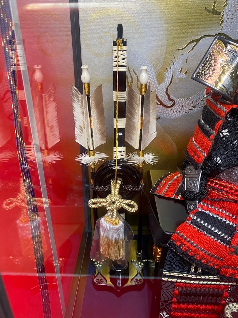 上杉謙信　東京久月　五月人形　家紋付き鎧飾り　ガラスケース入