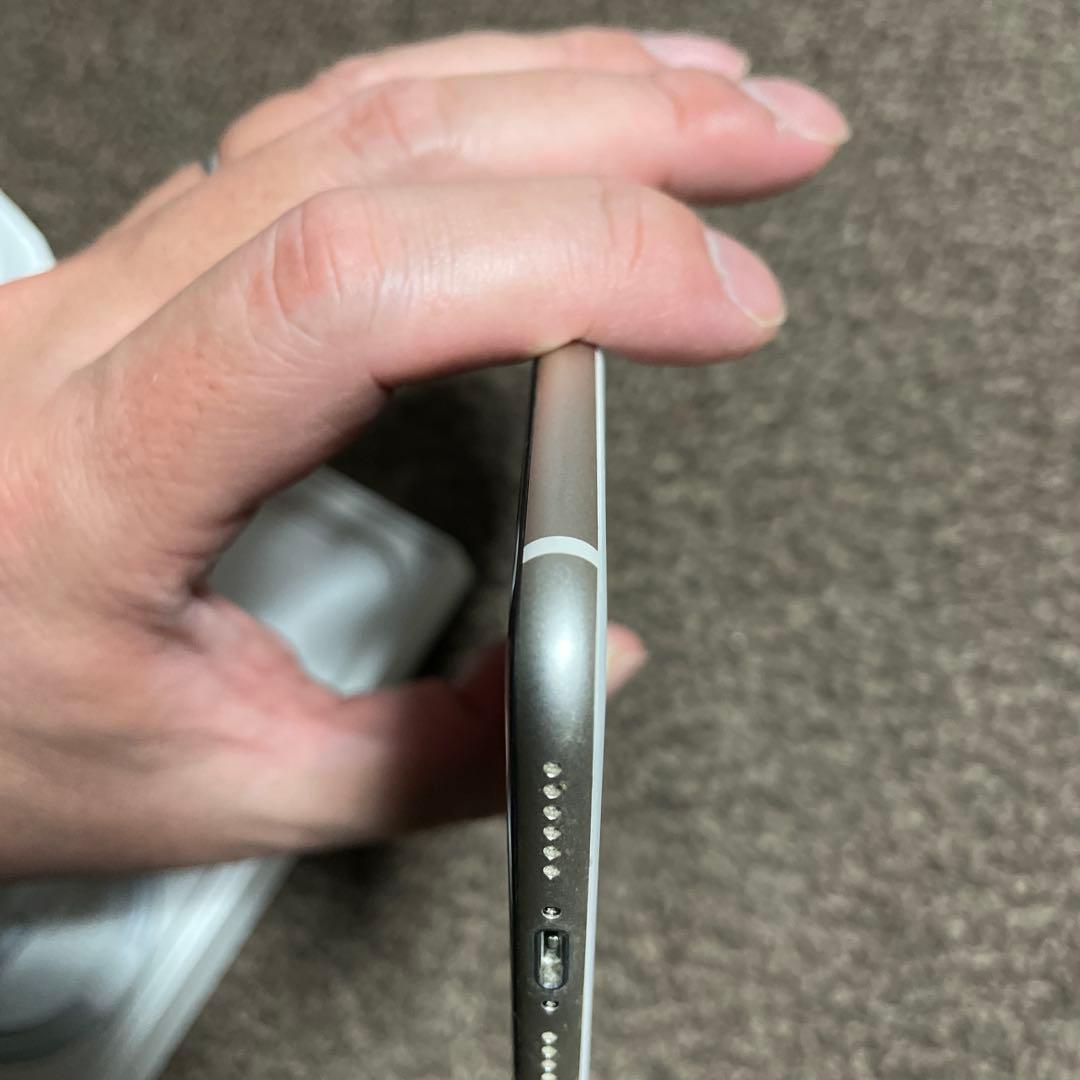 iPhone SE (第3世代) 128GB 箱あり、充電ケーブル未使用