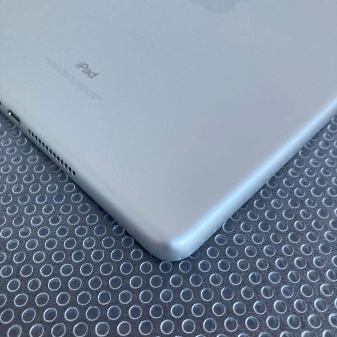 3424【早い者勝ち】電池良好☆iPad6 第6世代 32GB SIMフリー☆