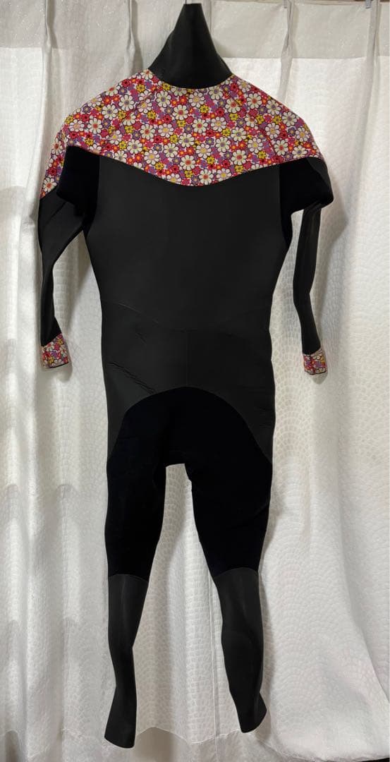 ウェットスーツレディース・セミドライ168cm63キロ