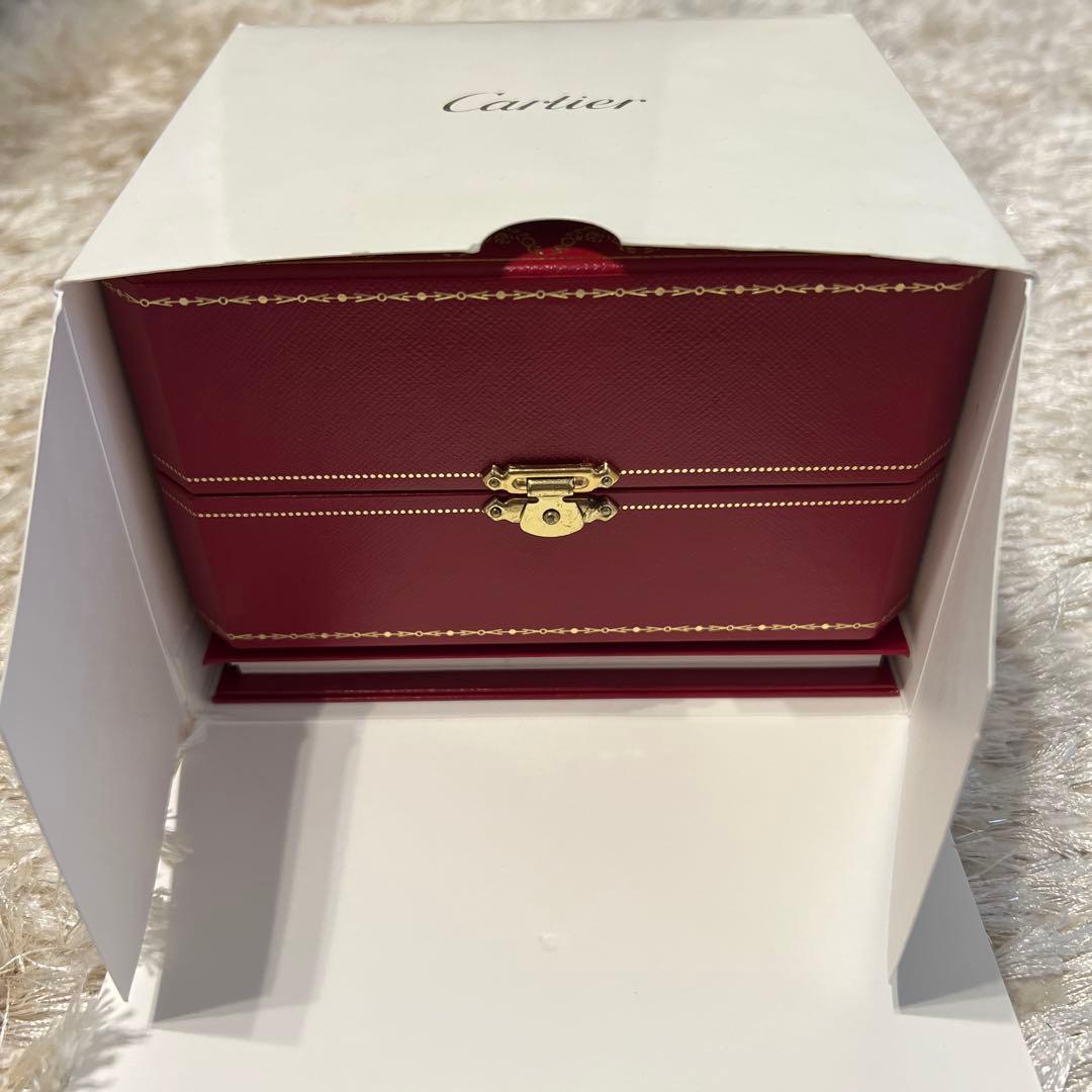 Cartier 時計 ボックスと保証書付き