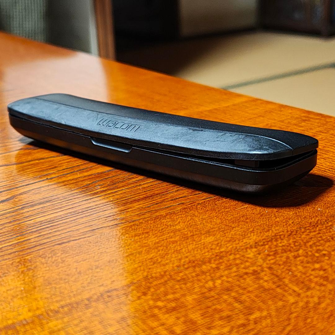 【破損有り】Wacom Cintiq 24HD DTK-2400 液晶タブレット