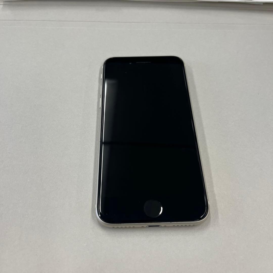 Apple iPhone SE 第三世代　64G スターライト　本体