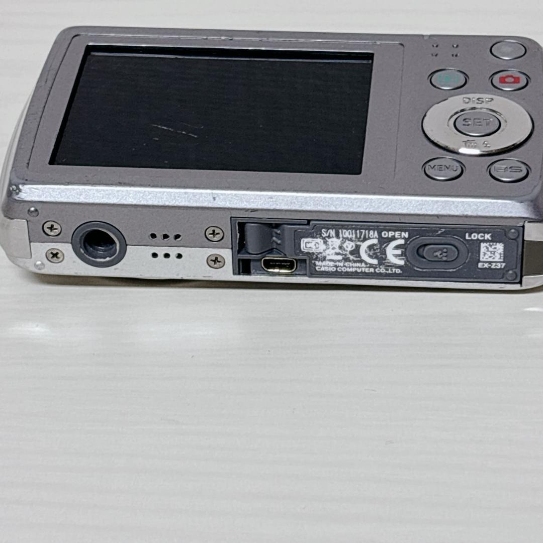 CASIO EX-Z37 14.1メガピクセル コンパクトデジタルカメラ