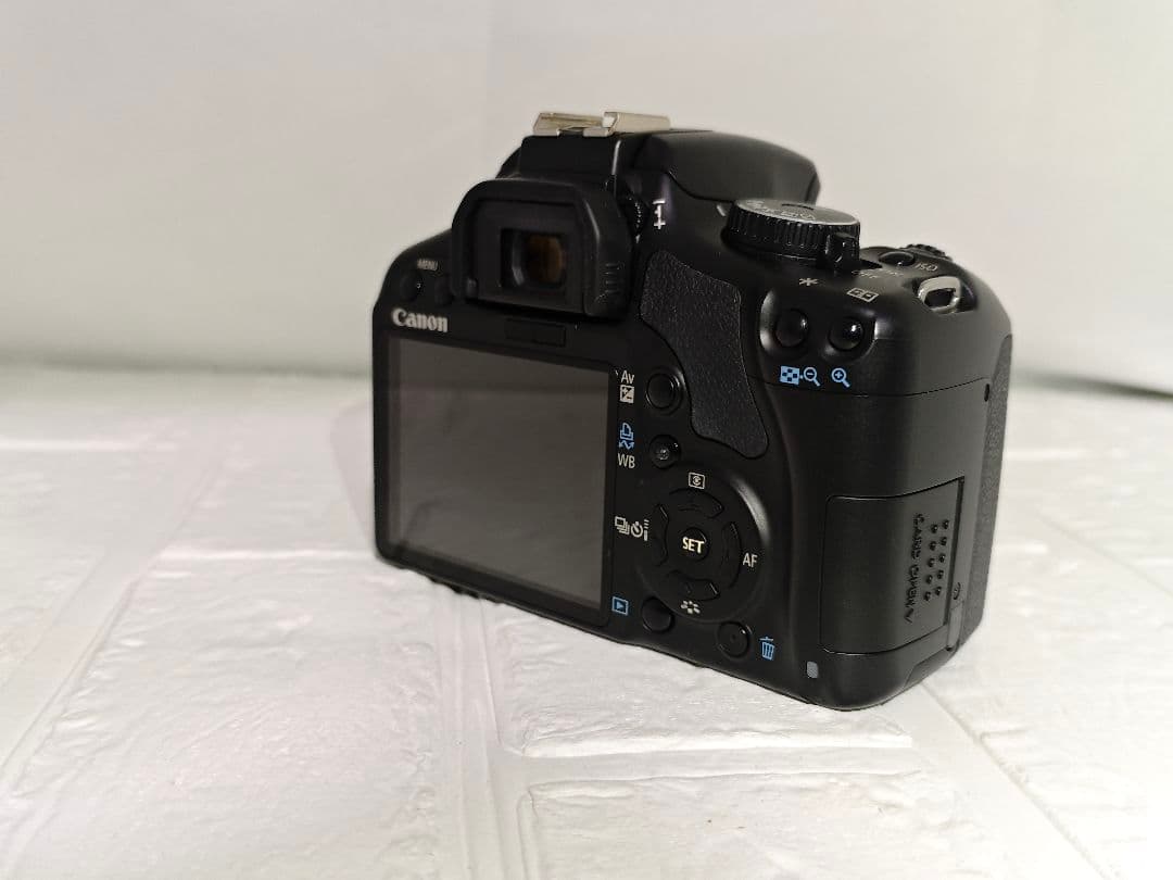 Canon EOS Kiss X2 デジタル一眼レフズ2本付き