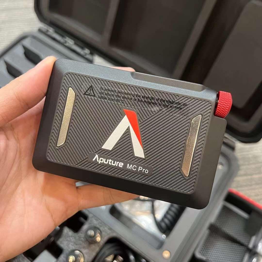 AputureMC PRO 8Light Kit磁着設計撮影ライト充電ケース付き