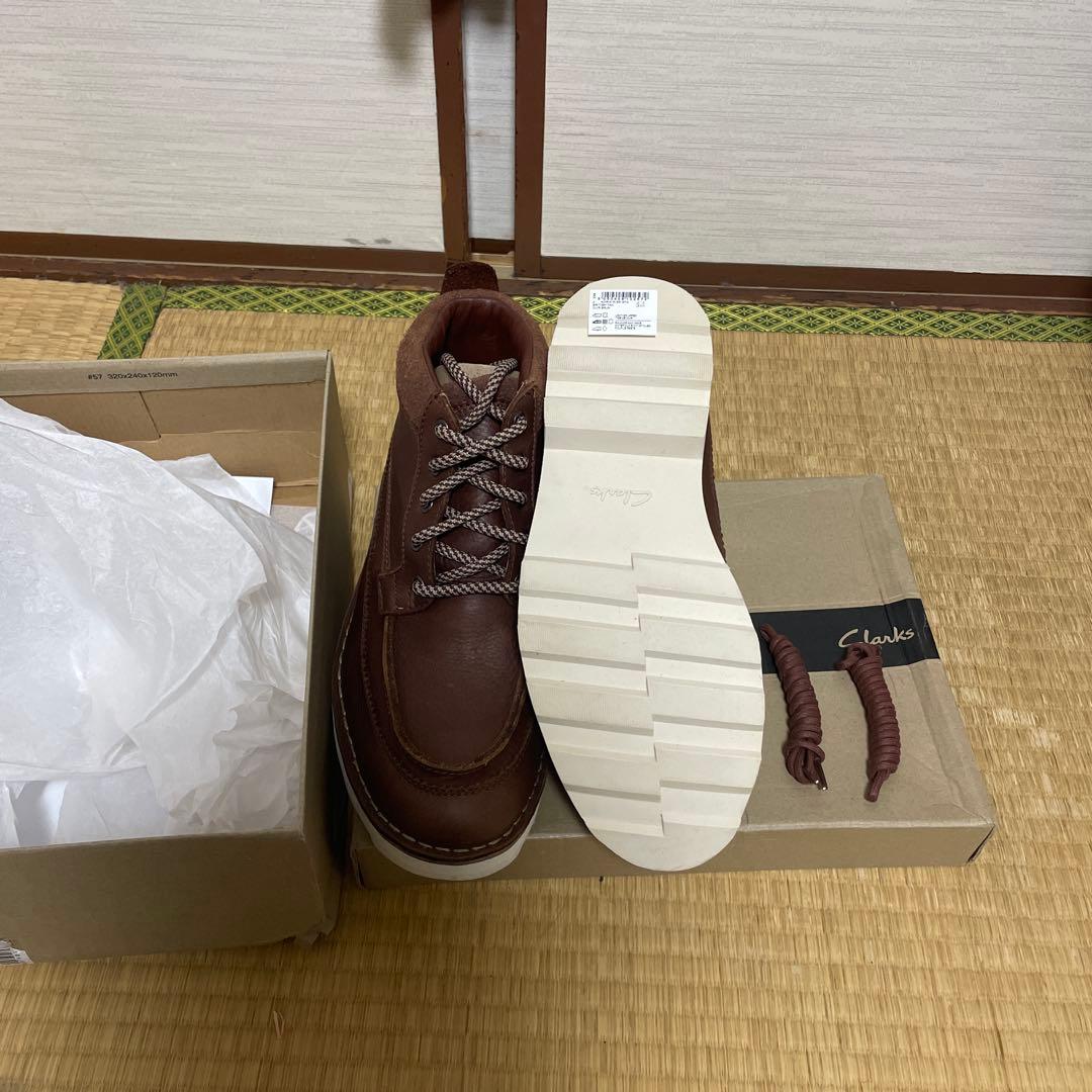 Clarks ブラウンレザーブーツ