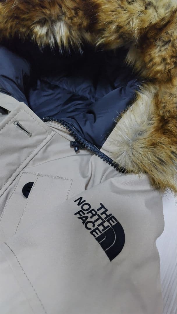 ■値下げ■【海外限定・極美品】ノースフェイス ダウンジャケット Ｌベージュ