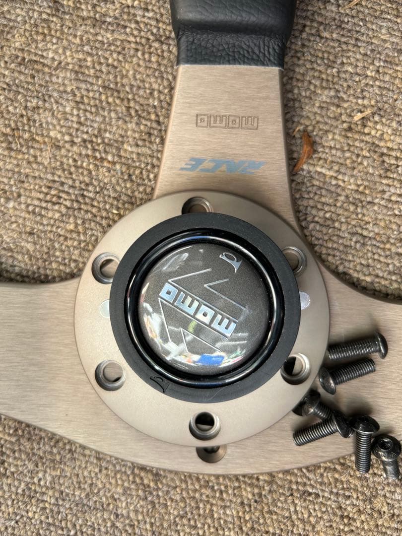 MOMO ステアリング RACE 35φ