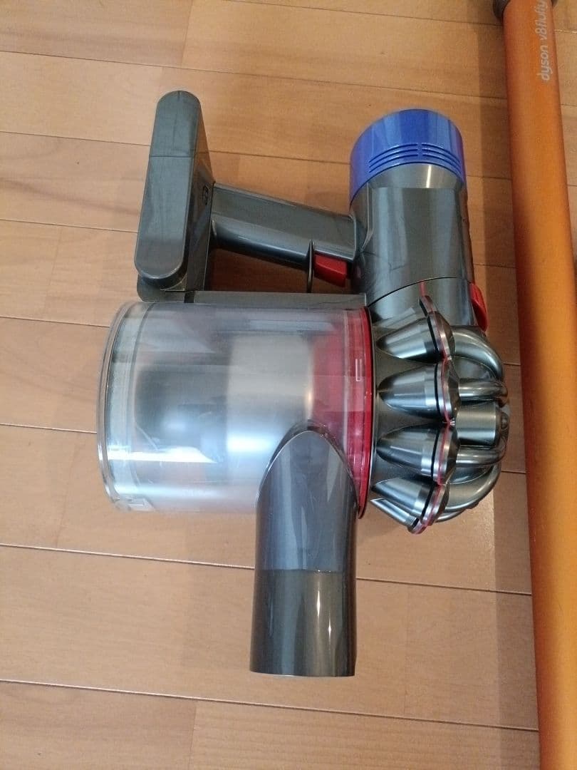 中古　dyson ダイソン V8 sv10 Fluffy