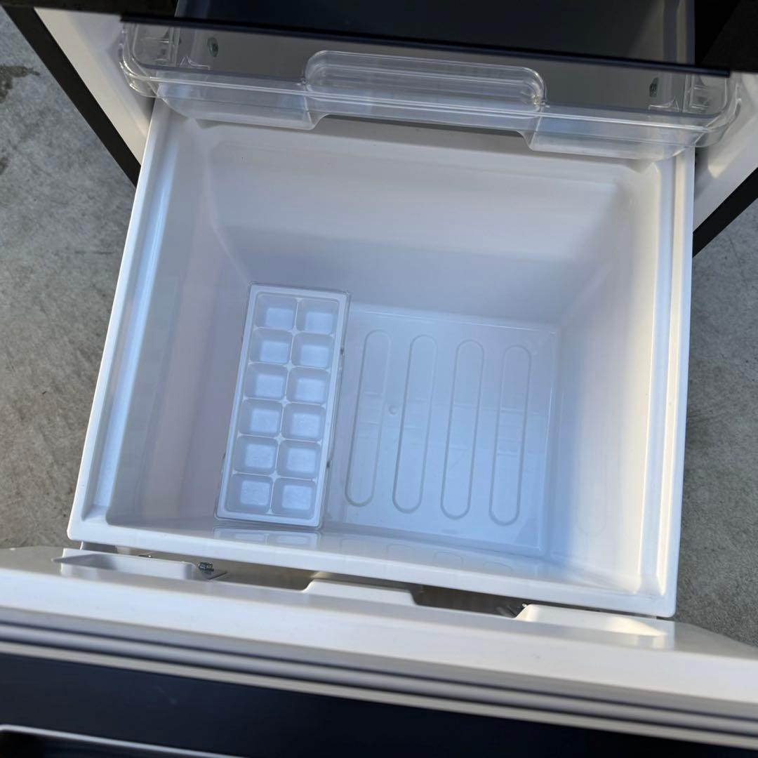 122⭐️2022年製美品★シャープ　冷蔵庫　黒　ブラック　右、左開き　一人暮らし