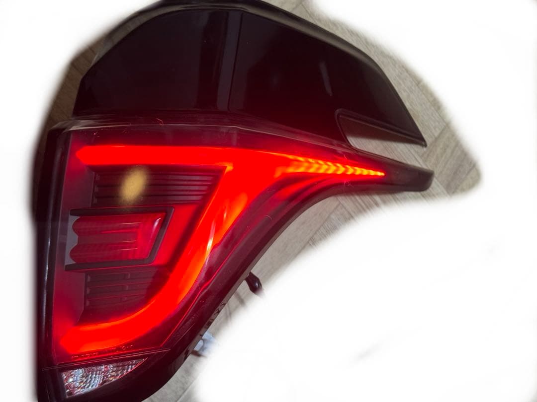 ３０系前期用ヴェルファイア　クリスタルアイ　テールランプ