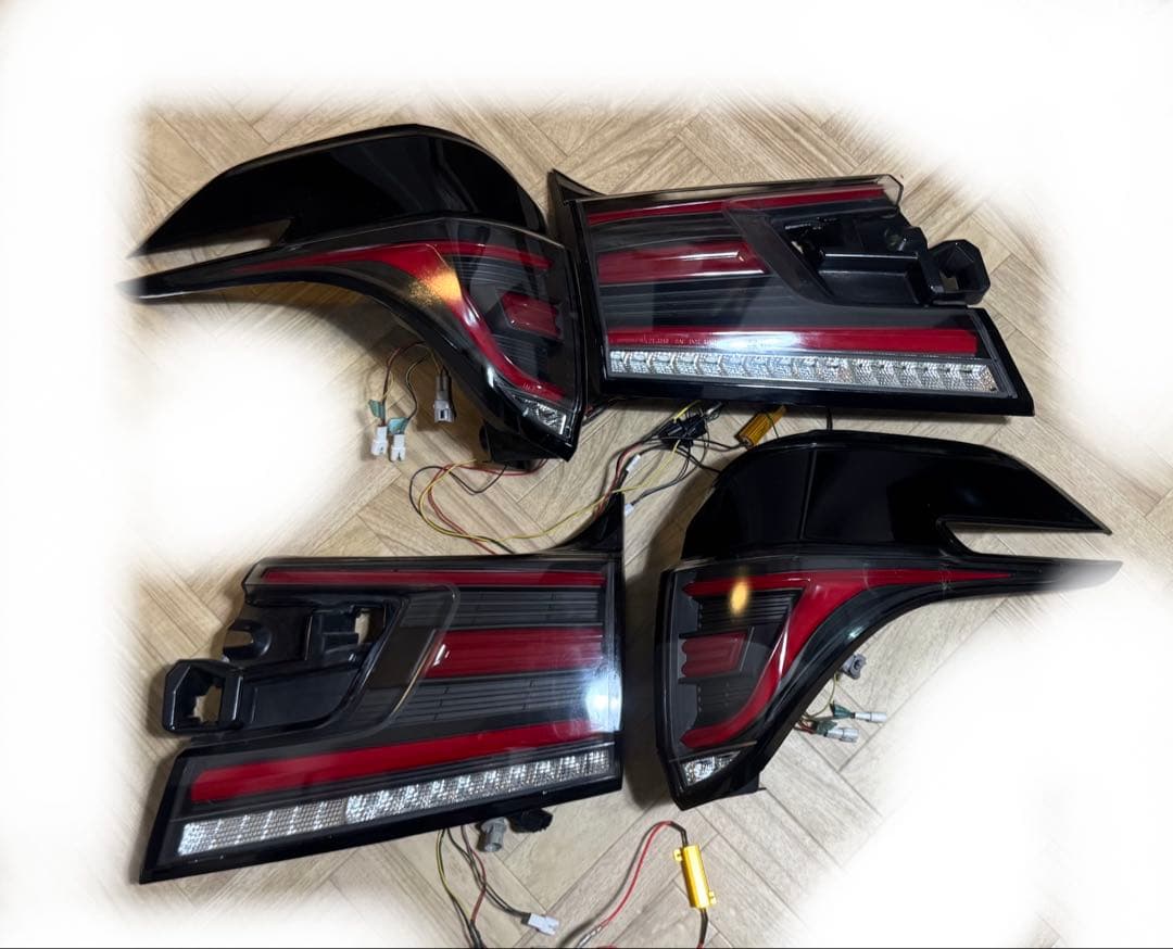 ３０系前期用ヴェルファイア　クリスタルアイ　テールランプ