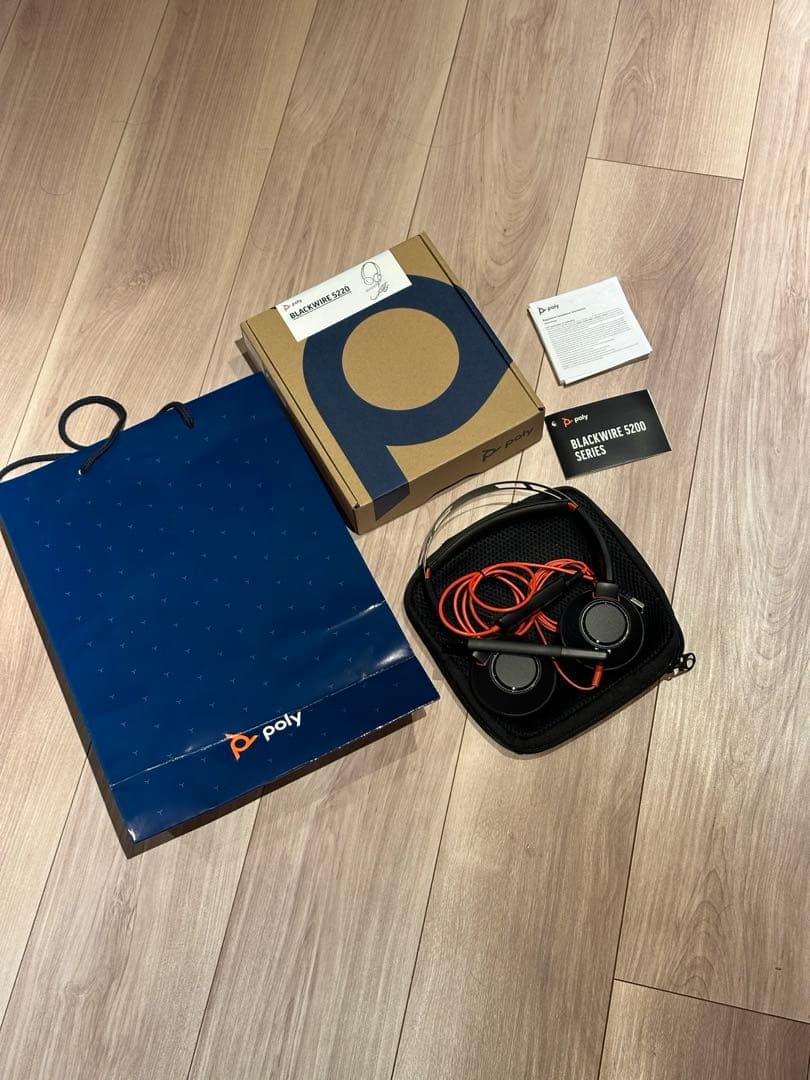 未使用 Poly Blackwire 5220 有線ヘッドセット