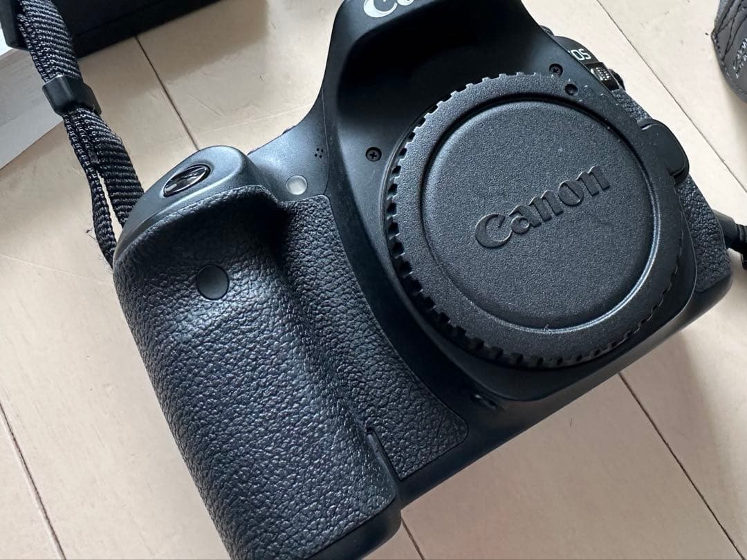 Canon EOS 80D レンズキット　18-135 一眼レフカメラ