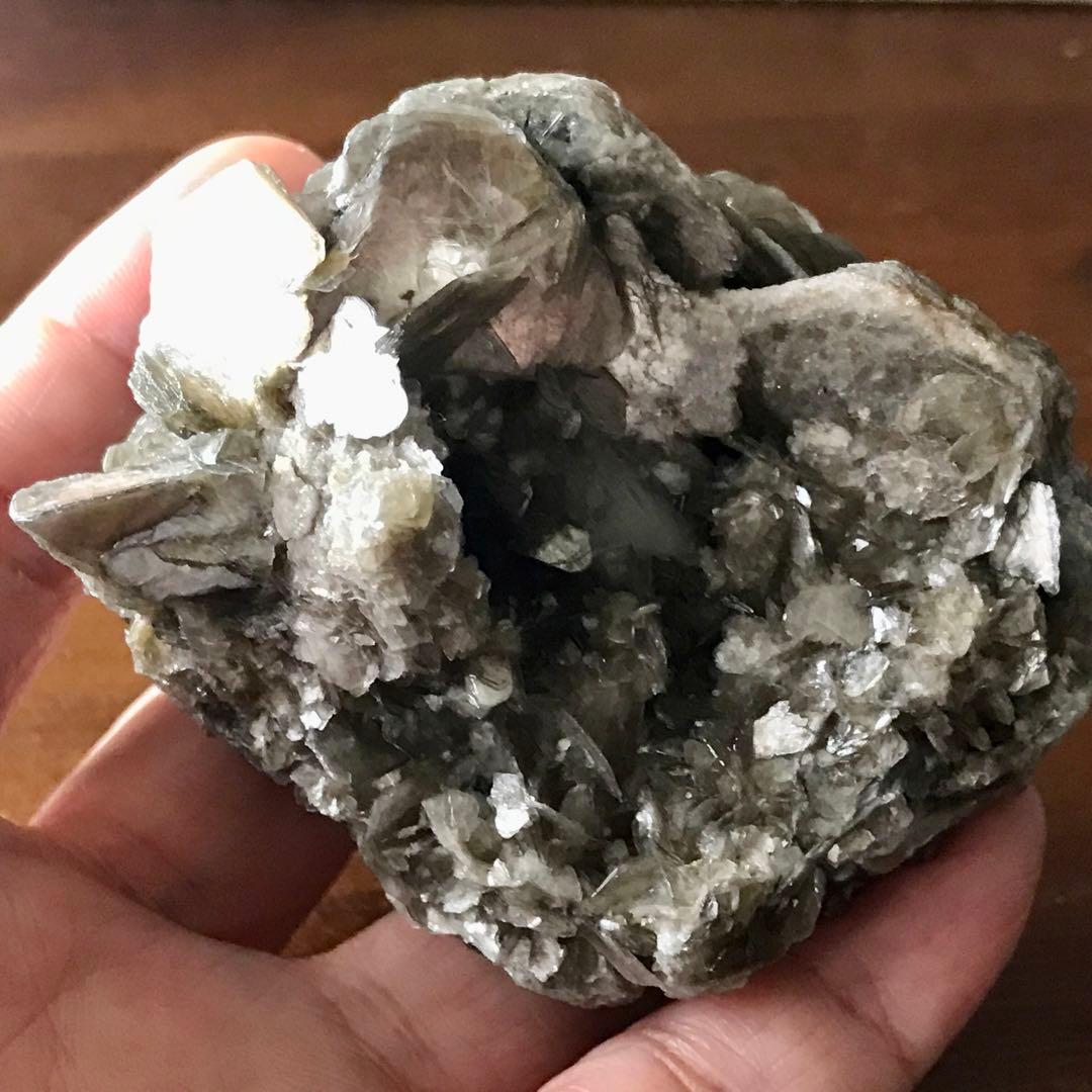 アクアマリン 原石 550ct 鉱物標本 天然石 パキスタン 一点もの レア