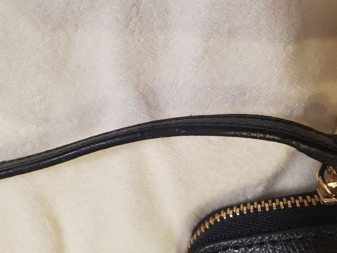 FURLA　ショルダーバッグ　黒