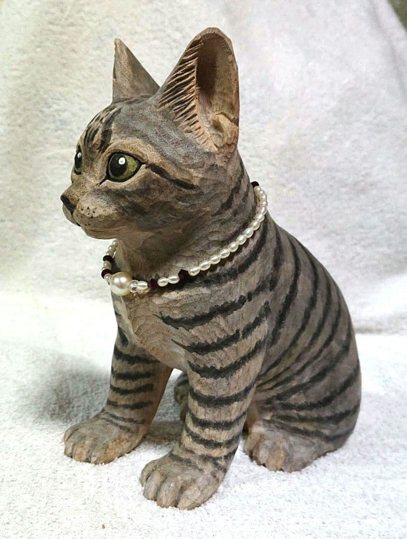 愛らしい猫の置物 T164