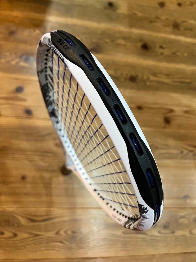 【美品】YONEX テニスラケット ジオブレーク 80V UL1