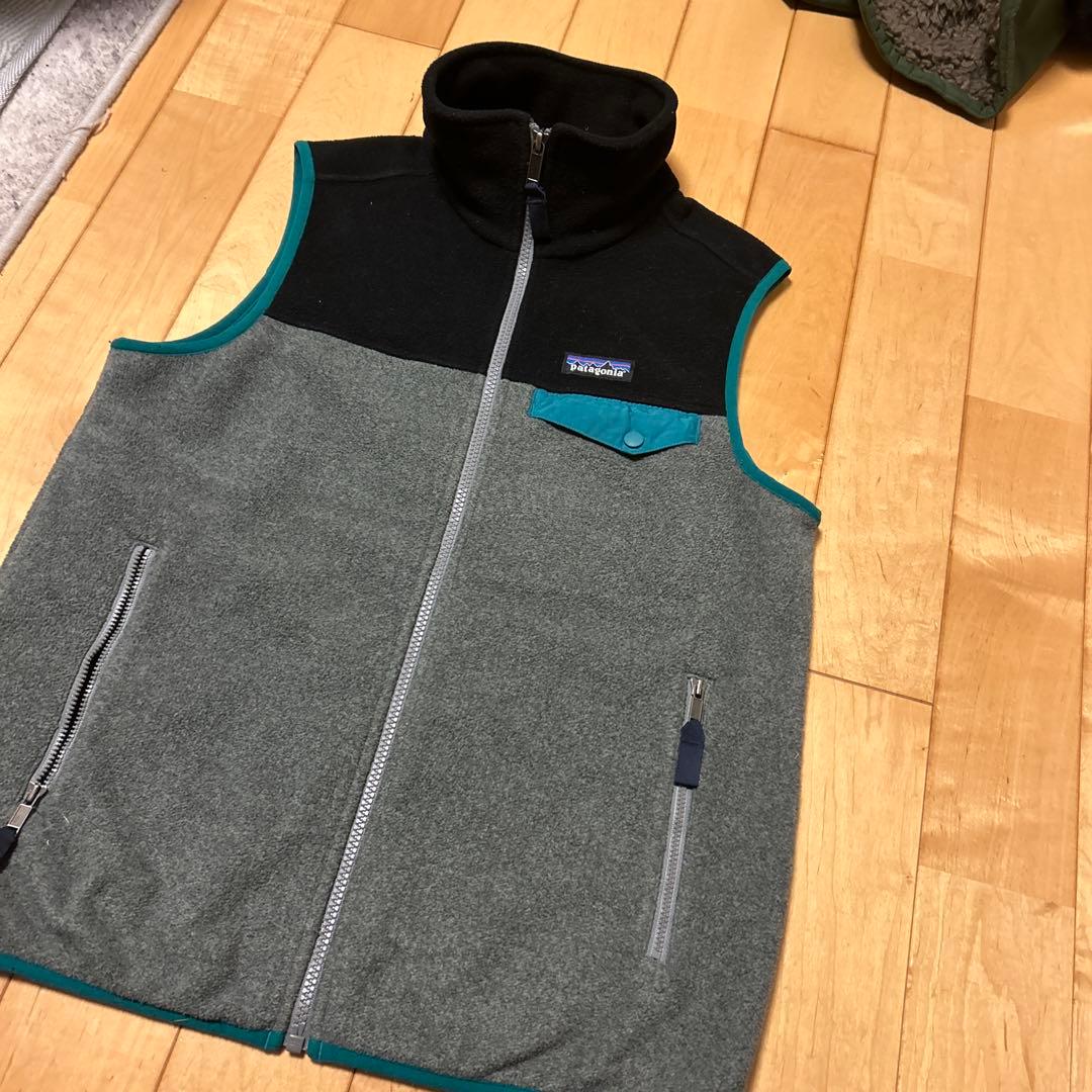 パタゴニア　シンチラベスト　メンズ　XSサイズ ブラック✖️グレー