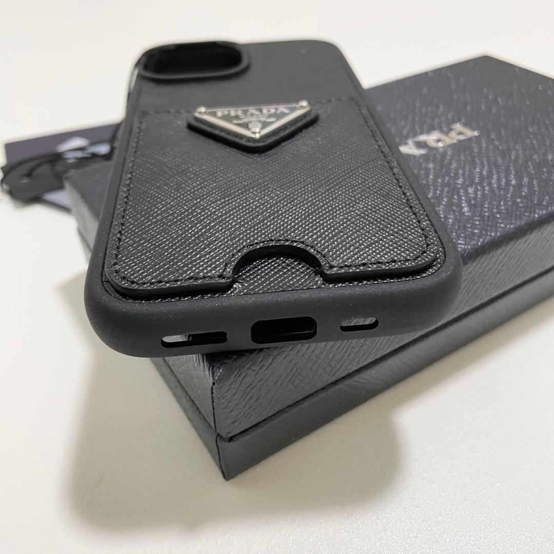 プラダ iPhone15 スマホケース NERO 黒 サフィアーノ 新品未使用