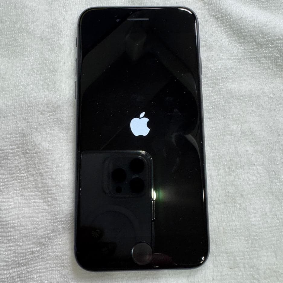 Elégance様 【美品】　Apple iPhone 8 バッテリー100％