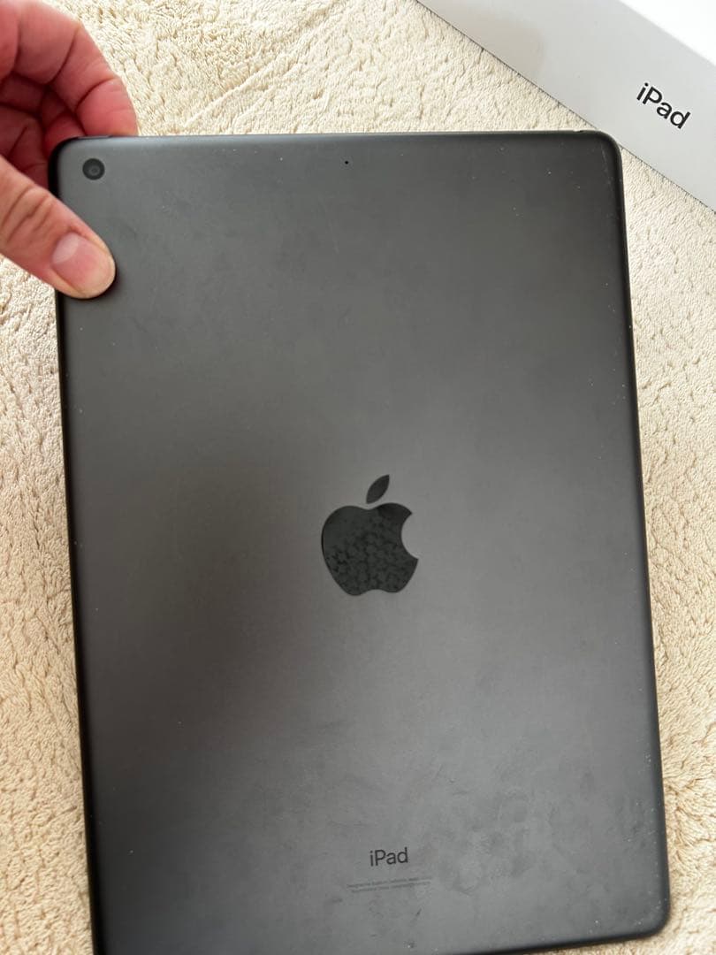 iPad 本体 ひび割れあり 箱付き