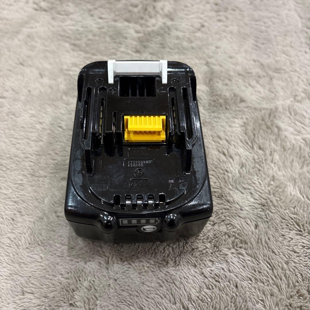 マキタ 充電式洗浄機　MHW180D 18Vバッテリ、ペットボトルアダプタ付