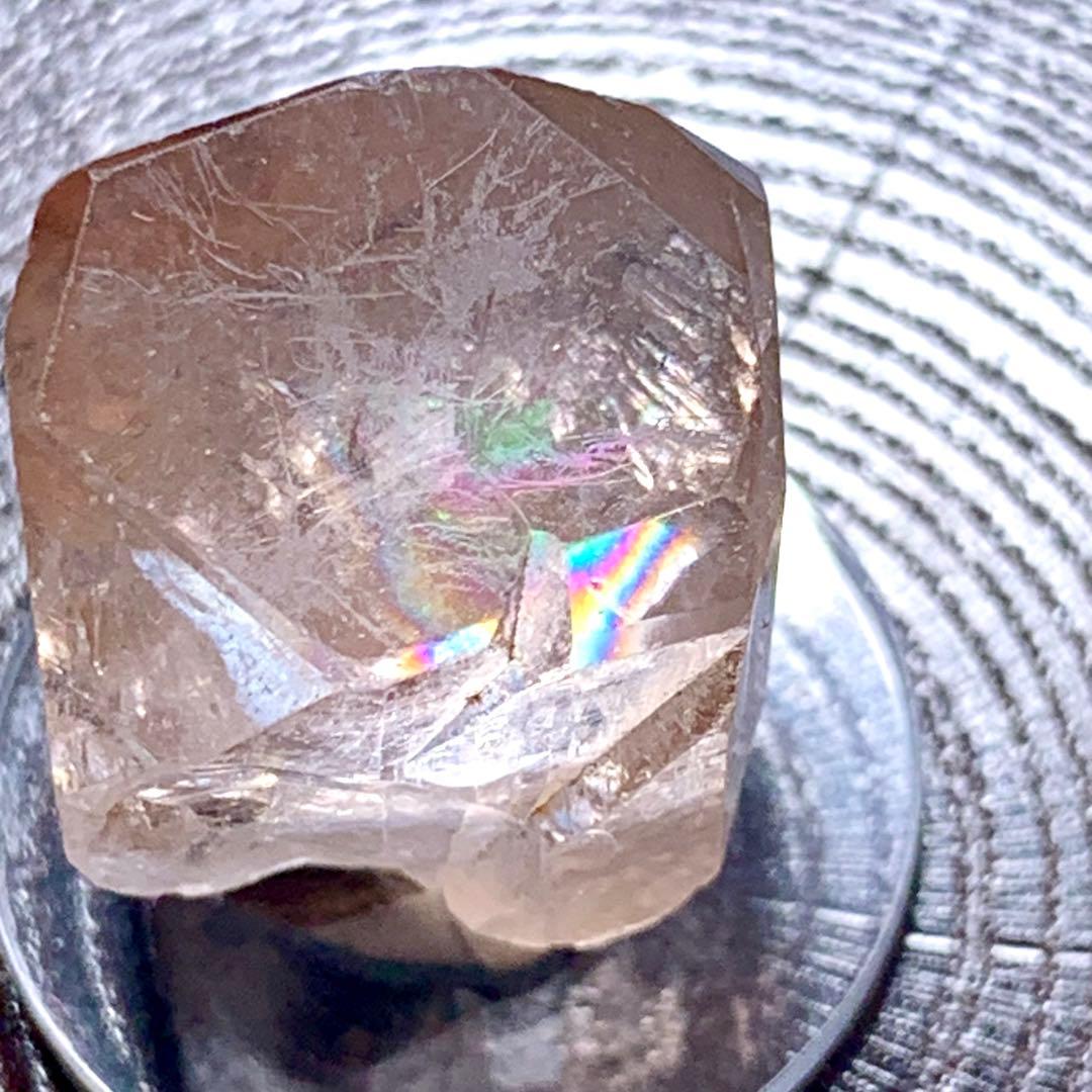美し過ぎるピーチカラートパーズ原石74ct/非加熱/鉱物標本