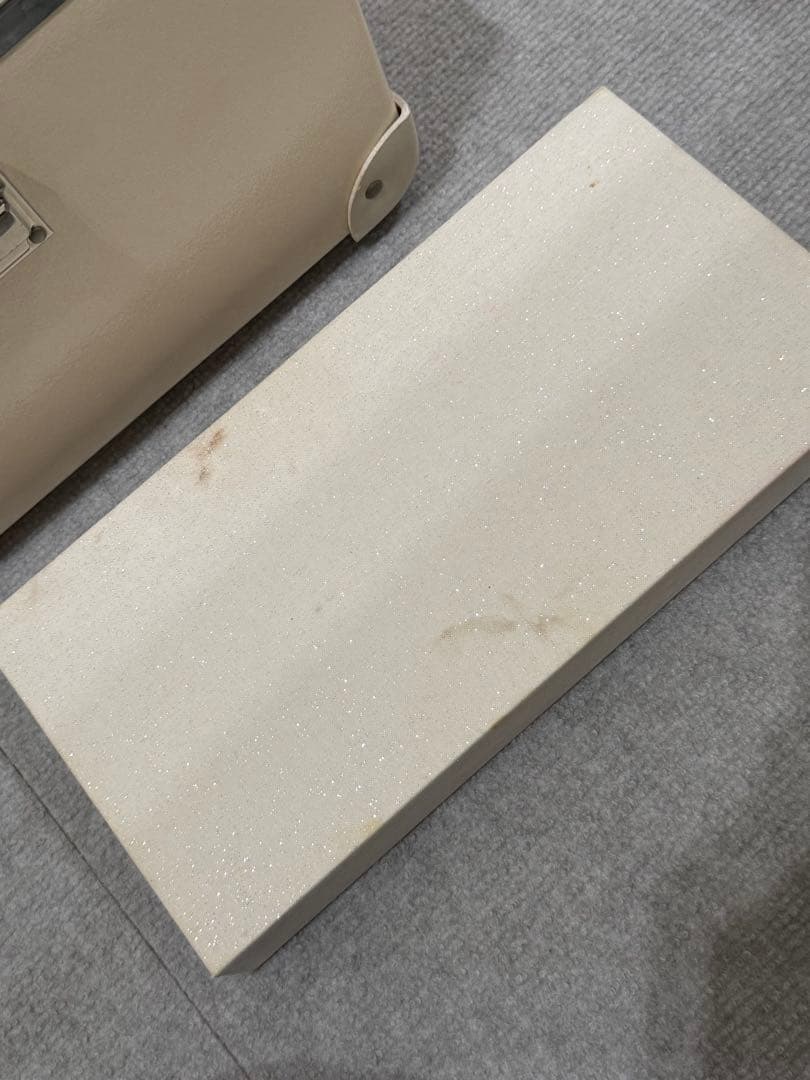 グローブトロッター　バニティ　限定　ホワイト