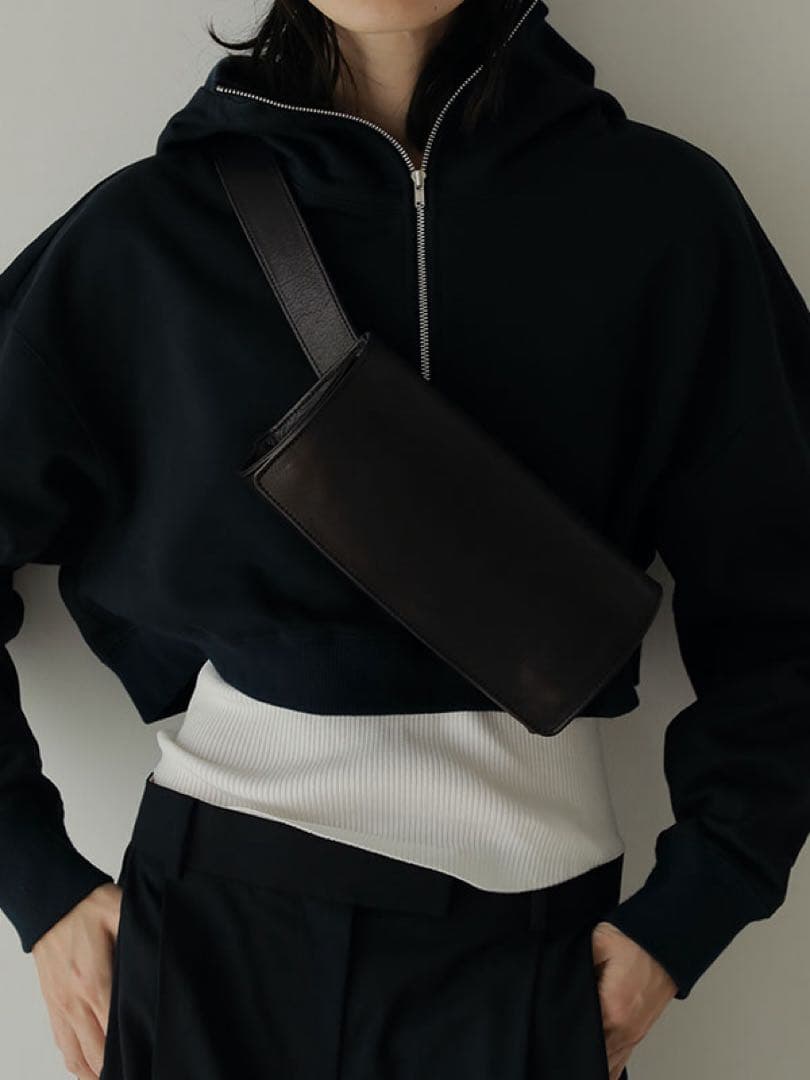 【ETORE TOKYO】ディアスキンボディバッグ