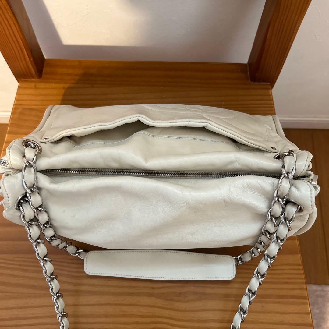 CHANEL ホワイトレザー ショルダーバッグ