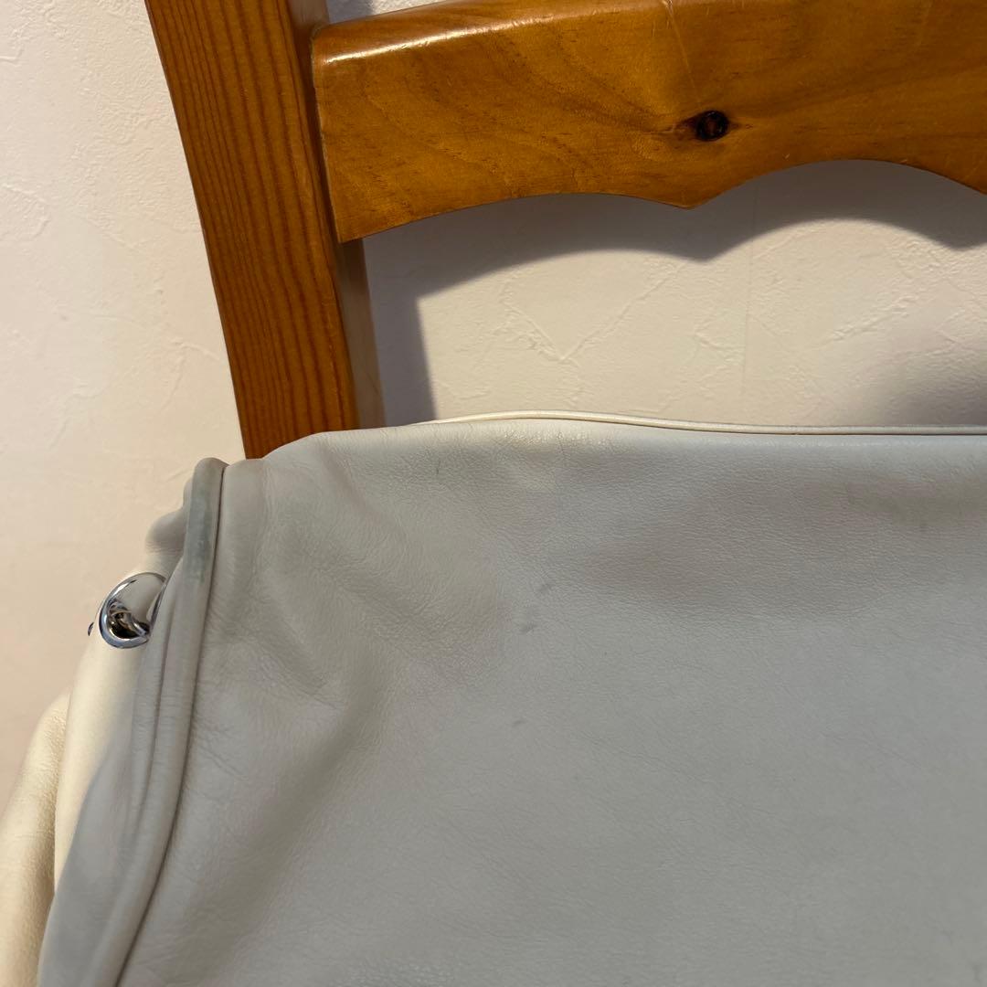 CHANEL ホワイトレザー ショルダーバッグ