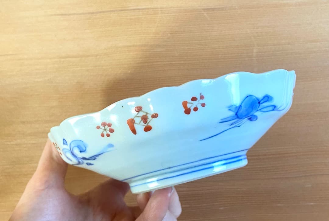 みぃちゃん 古伊万里 赤絵金彩オランダ唐草クルス文輪花皿 2客/染錦