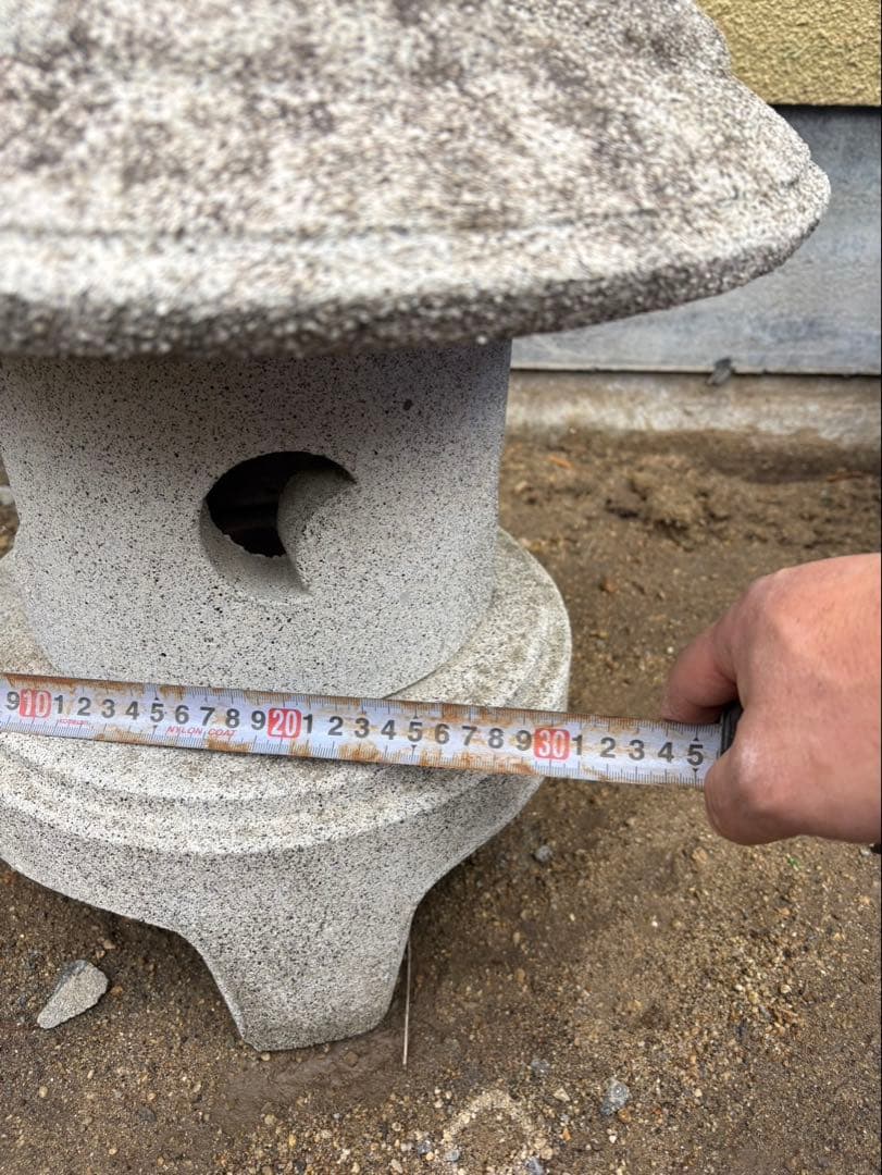 石製灯篭（大、小）・飾り岩（軽石）