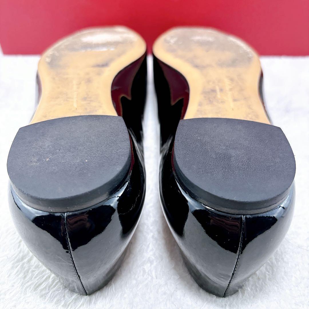 ✨Ferragamo フラットシューズ ヴァリナ ブラック　エナメル　22.5㎝