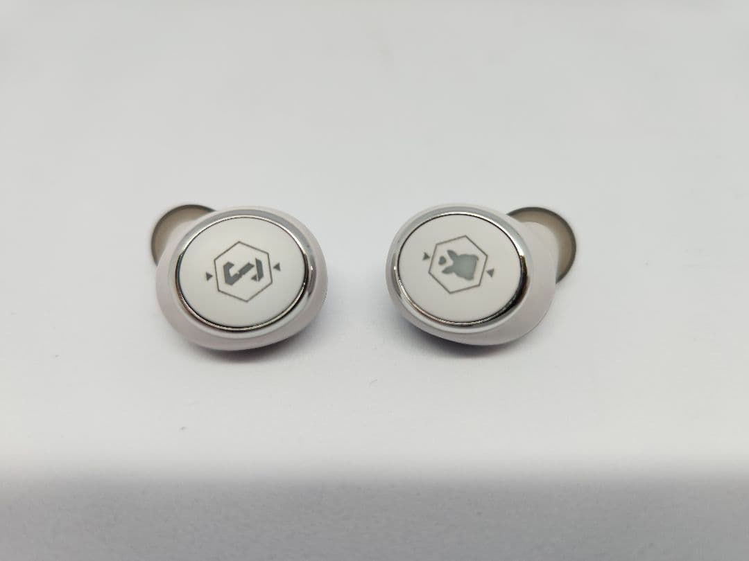 ブルーアーカイブ アロナ ワイヤレスイヤホン AOW01