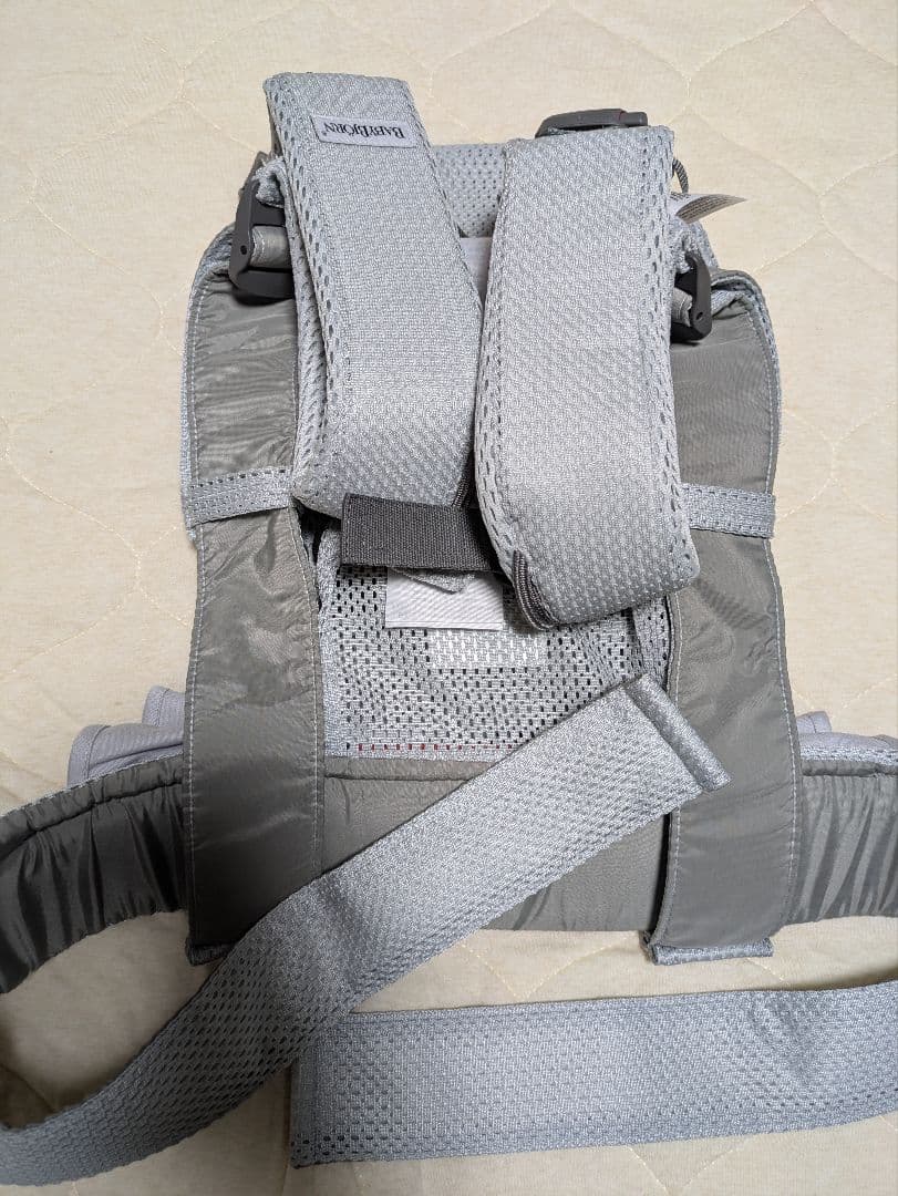 ベビービョルン　ワンカイエアー 抱っこ紐 【試着のみ】