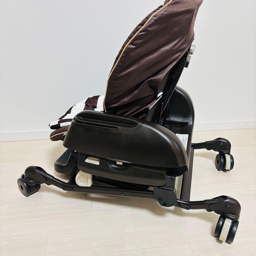 Combi ネムリラ4キャス AT 電動ハイローチェア オートスイング テーブル