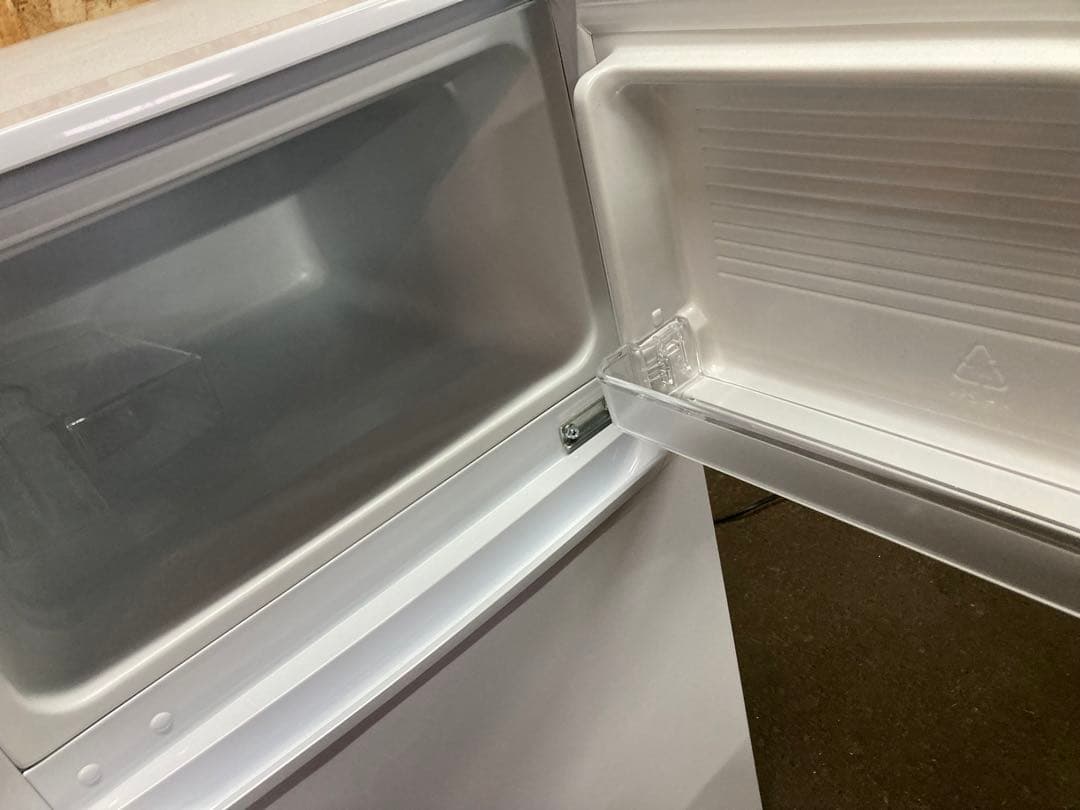冷蔵庫 アイリス　一人暮らし 冷凍冷蔵庫 90L ノンフロンIRSD-9B-W