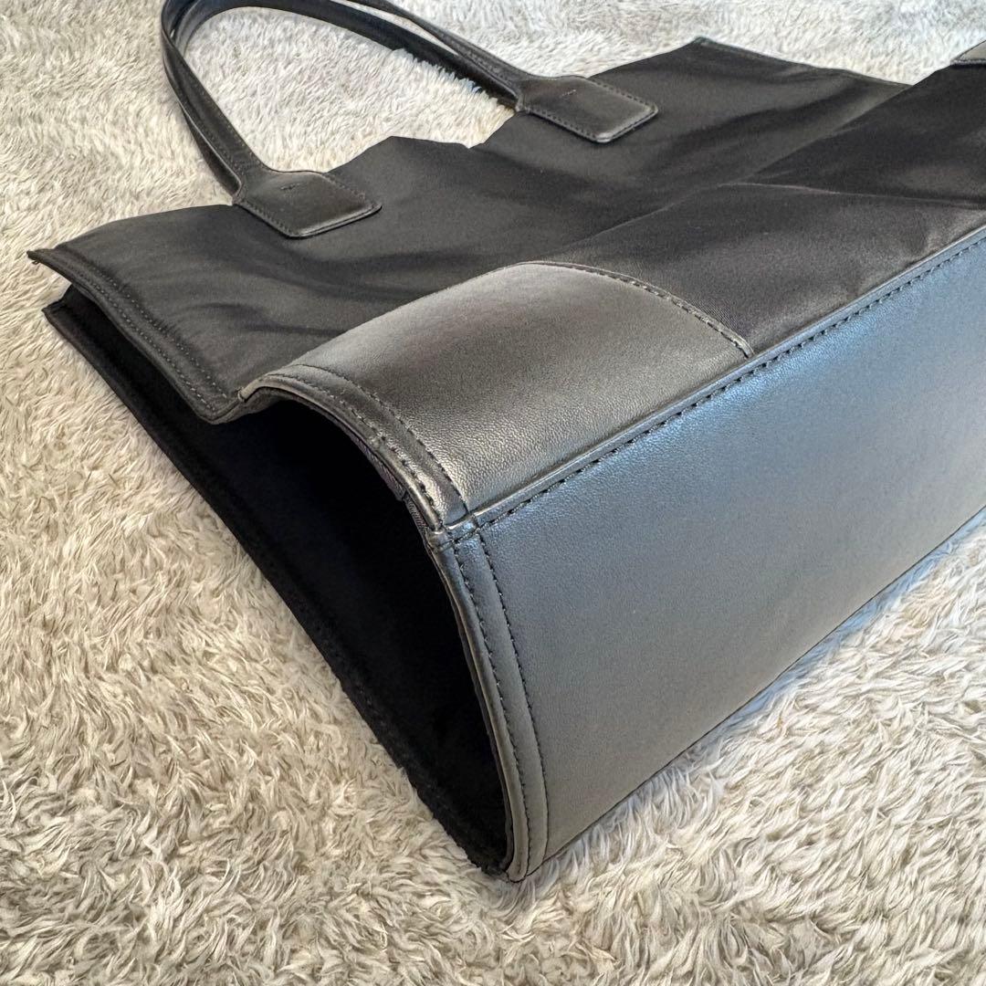 TORY BURCH トリバーチ ナイロントートバッグ ブラック 軽量A4収納可