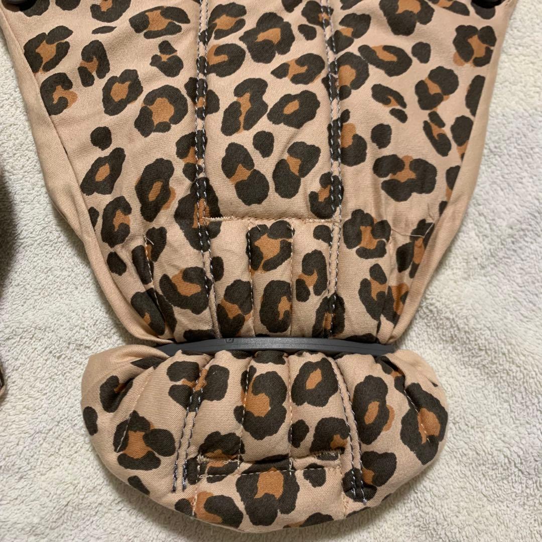 ベビービョルン　ベビーキャリア mini レオパード　ヒョウ柄　赤ちゃん
