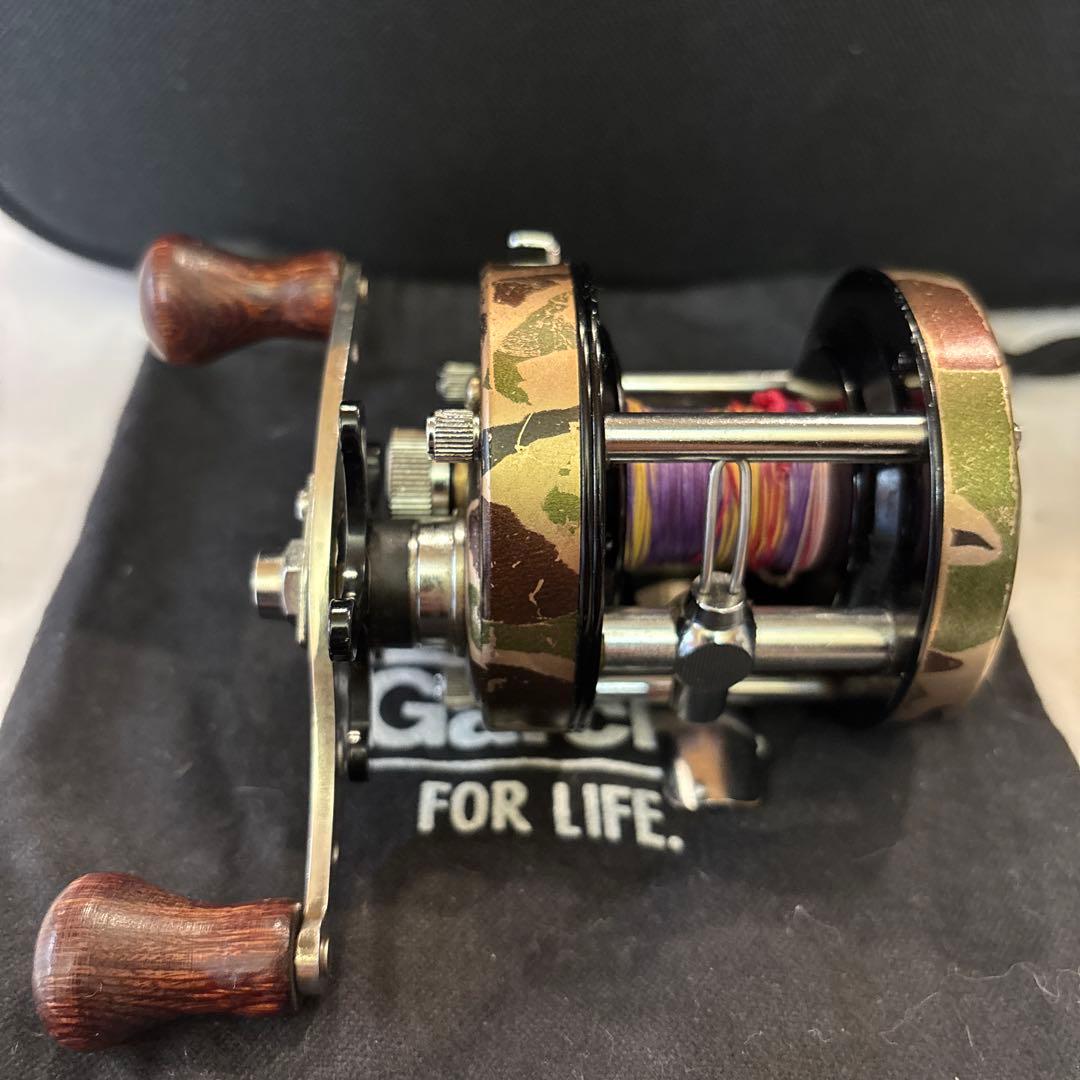 Abu Garcia 5500迷彩ベイトリール 美品アブ　ガルシア