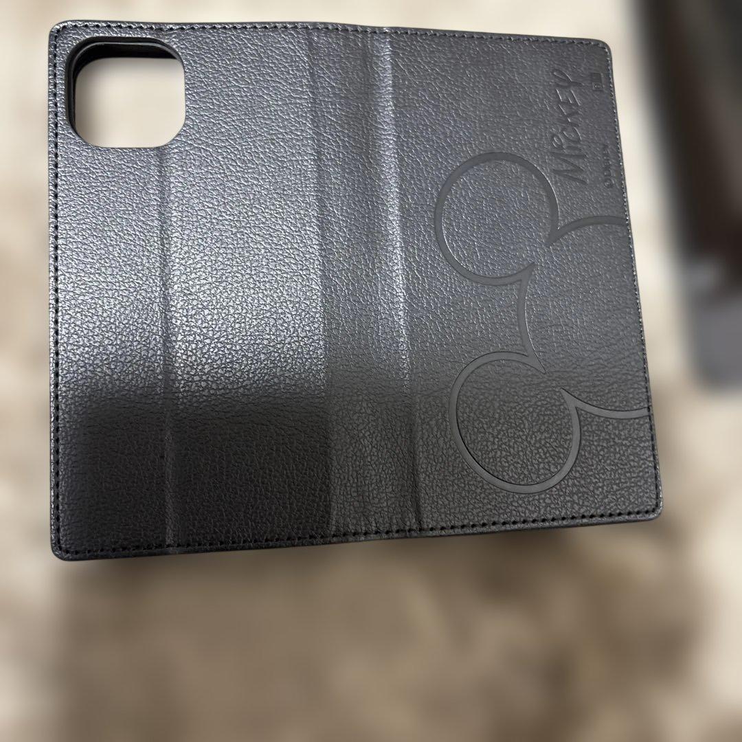 iPhone14 本体　カラー、ミッドナイト、ケースとミッキー携帯ケース付き