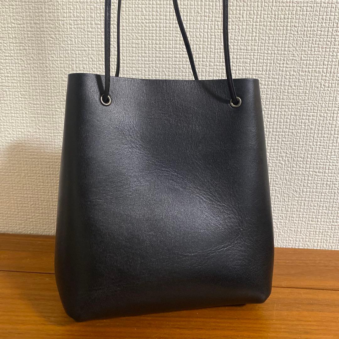 molvar ショルダーバッグ