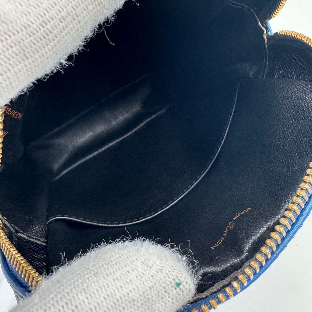 ルイヴィトン エピ ダヌーヴ レザー ショルダーバッグ 斜めがけ ブルー