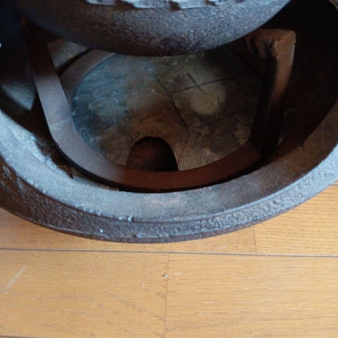 中古鋳鉄製 茶釜 丸型の蓋付き