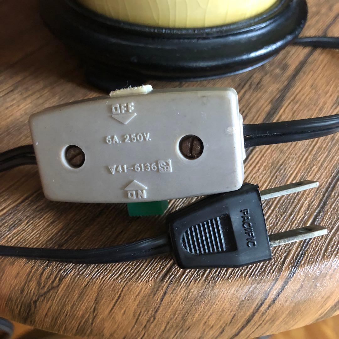 陶器製 魔法のランプ型 テーブルランプ 照明 ライト